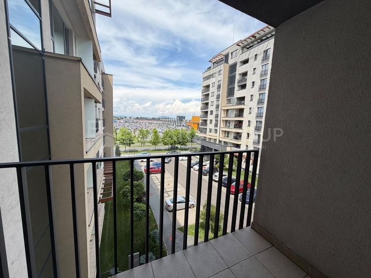 Apartament cu 2 camere semidecomandat, mobilat în Tractorul