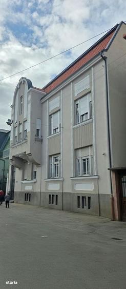 Apartament cu 4 camere în Ultracentral