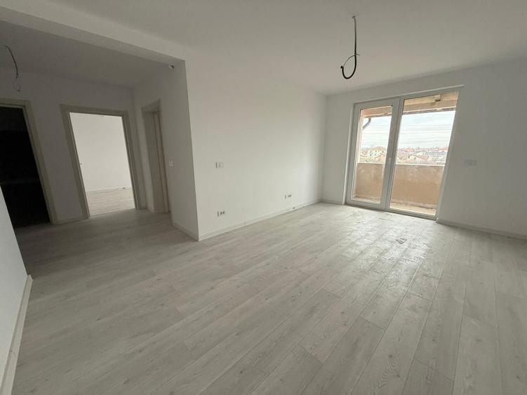 Apartament cu 2 camere decomandat în Girocului