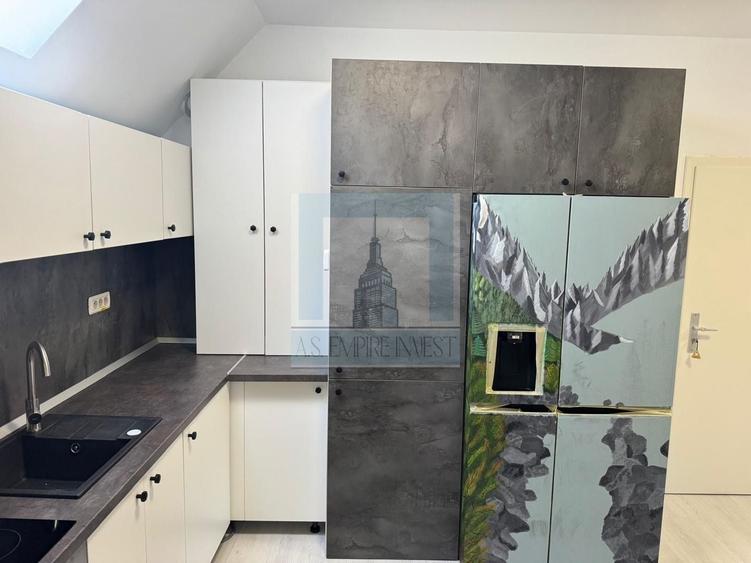 Apartament cu 3 camere semidecomandat, mobilat în Brașovul Vechi