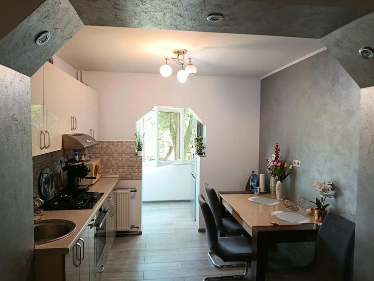 Apartament cu 2 camere decomandat în Decebal