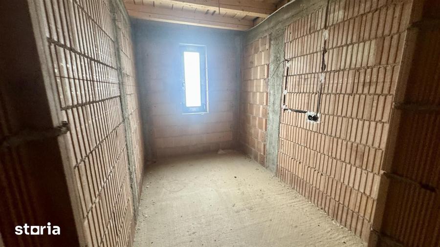 Casă cu 5 camere cu Teren 500 Mp în Central