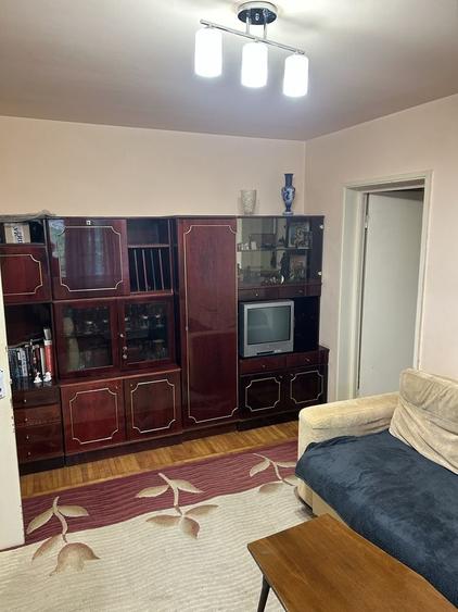 Apartament cu 2 camere semidecomandat în 1 Mai