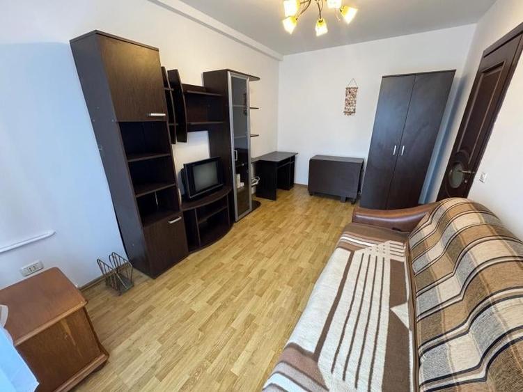 Apartament cu 2 camere decomandat în P-ța Mihai Viteazul