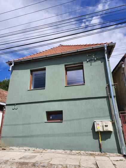Casă cu 3 camere în Central