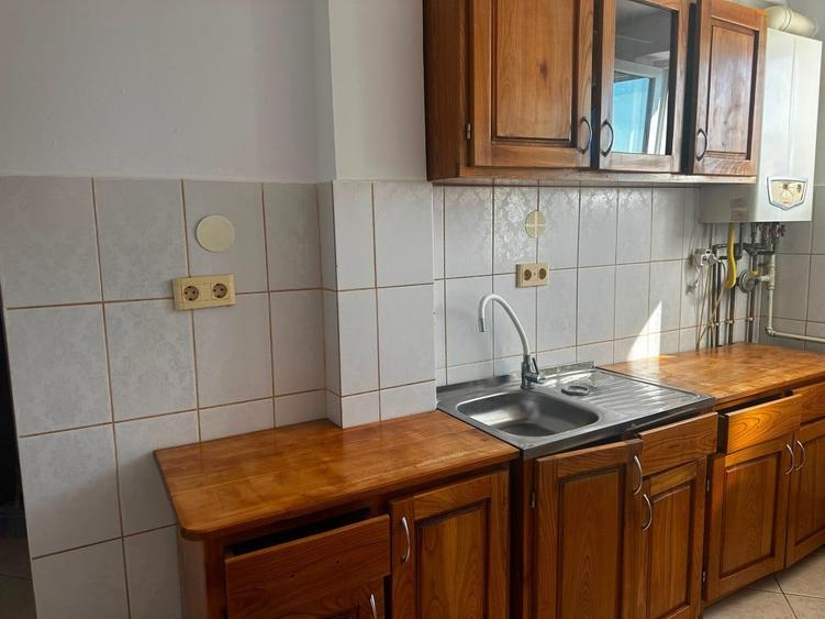 Apartament cu 2 camere nedecomandat în Decebal