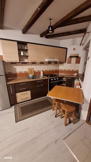Apartament cu 3 camere în Sărărie