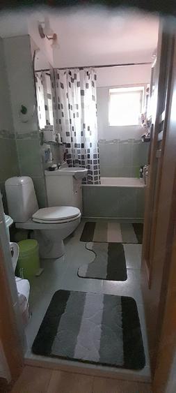 Apartament cu 2 camere semidecomandat în Cetate