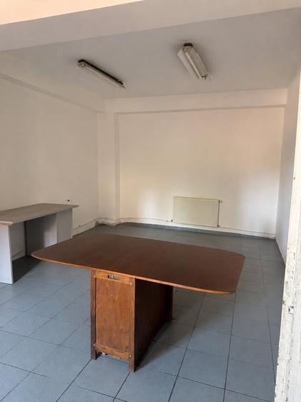 Casă individuală cu 6 camere cu Canalizare în Giulești