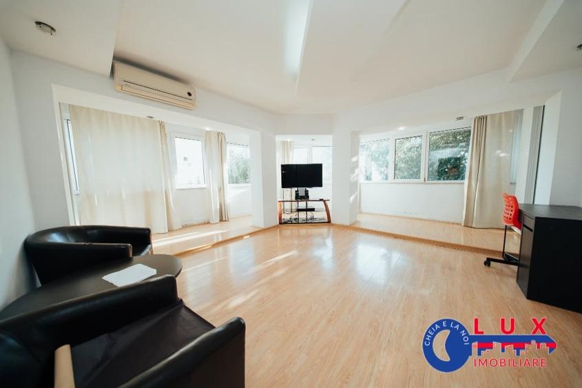 Apartament cu 3 camere decomandat în Babadag
