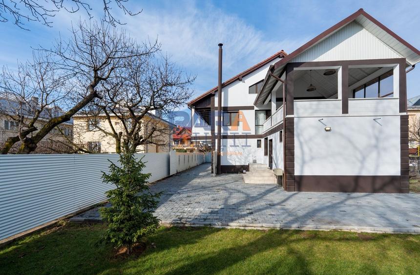 Duplex cu 6 camere cu Canalizare în Central