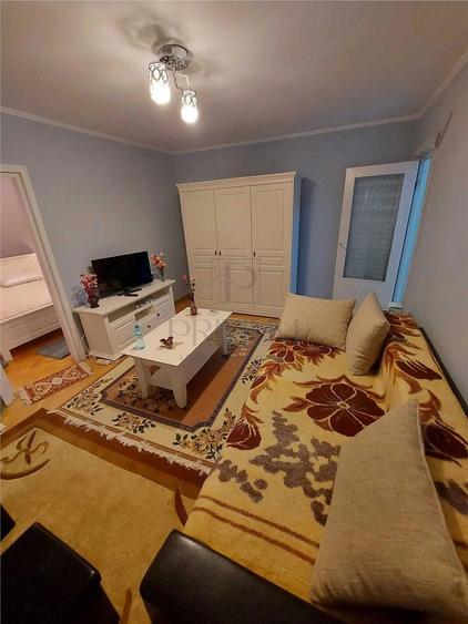 Dacia - 2 Camere - Centrala proprie - Clima - Parter inalt + balcon - 3
