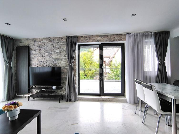 Apartament cu 2 camere semidecomandat, mobilat în Central