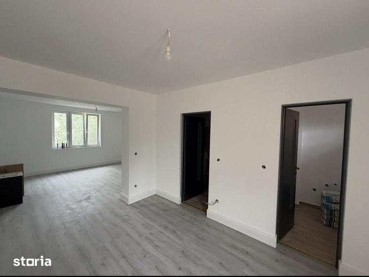 Casă cu 3 camere cu Teren 439 Mp în Central