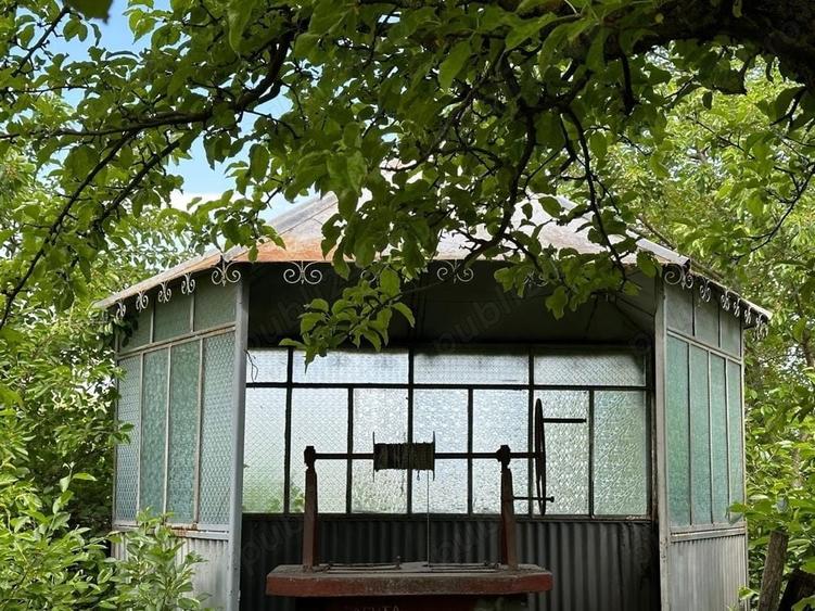 Casă cu 5 camere cu Teren 5000 Mp în Central