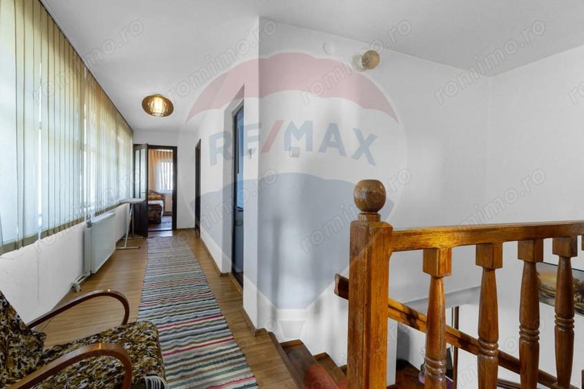 Casă cu 5 camere cu Teren 904 Mp în Sud