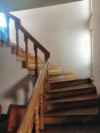Casă cu 5 camere în Central