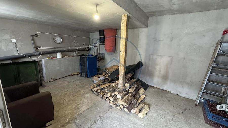 Casă cu 3 camere cu Teren 2678 Mp în Central