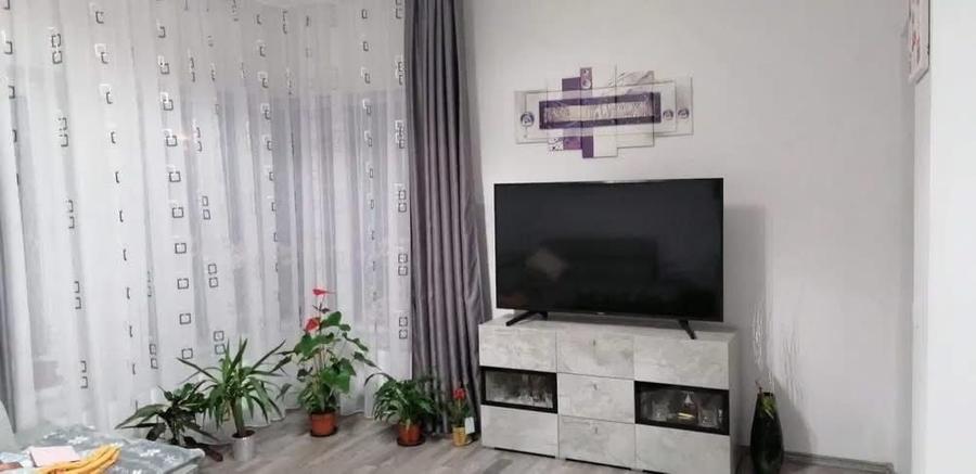 Apartament cu 2 camere decomandat în Exterior Vest