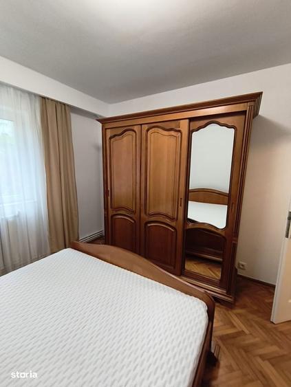 Apartament cu 3 camere în Vasile Aaron