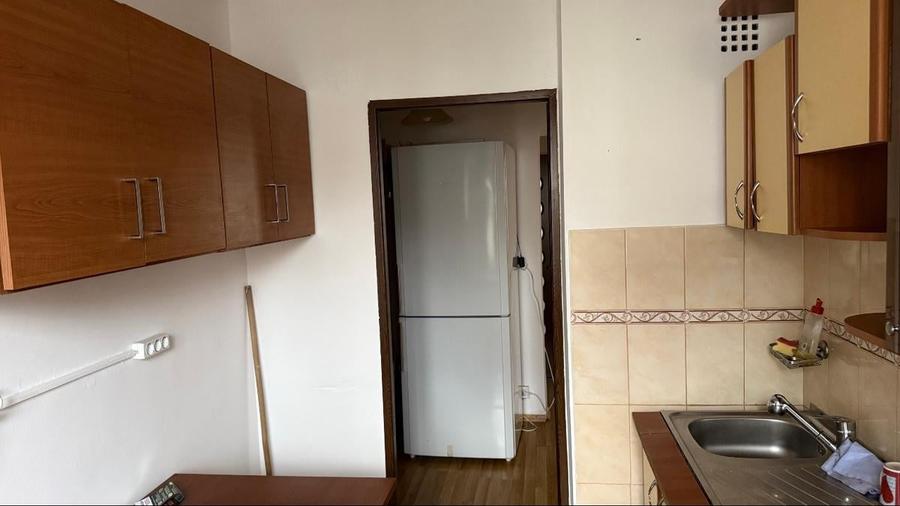 Apartament cu 3 camere decomandat în Titan
