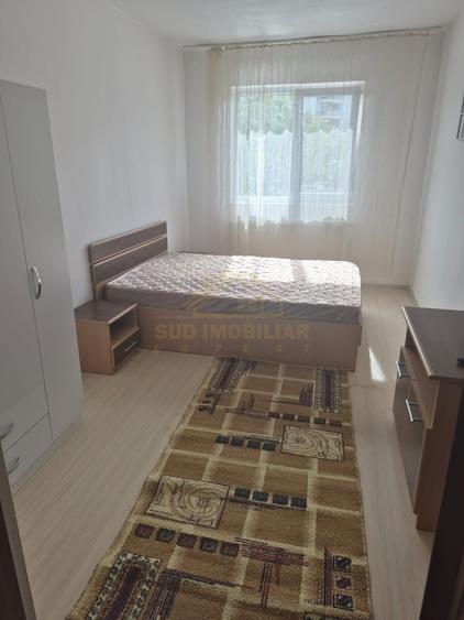Apartament cu 2 camere decomandat, mobilat în Central