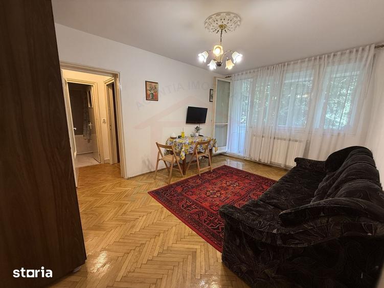 Apartament cu 3 camere semidecomandat în Micro 38