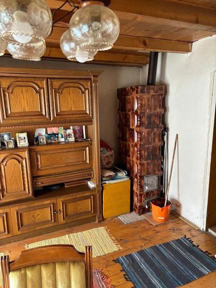 Casă cu 3 camere în Săcărâmb