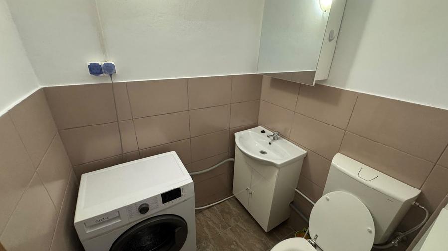 Apartament cu 3 camere decomandat, mobilat în Ștrand