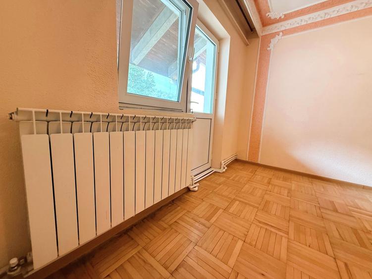 Apartament cu 4 camere decomandat în Frumoasa