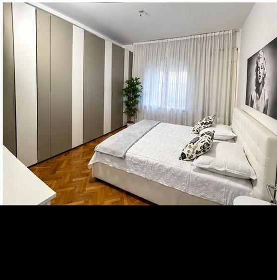 Apartament cu 3 camere semidecomandat în Universitate