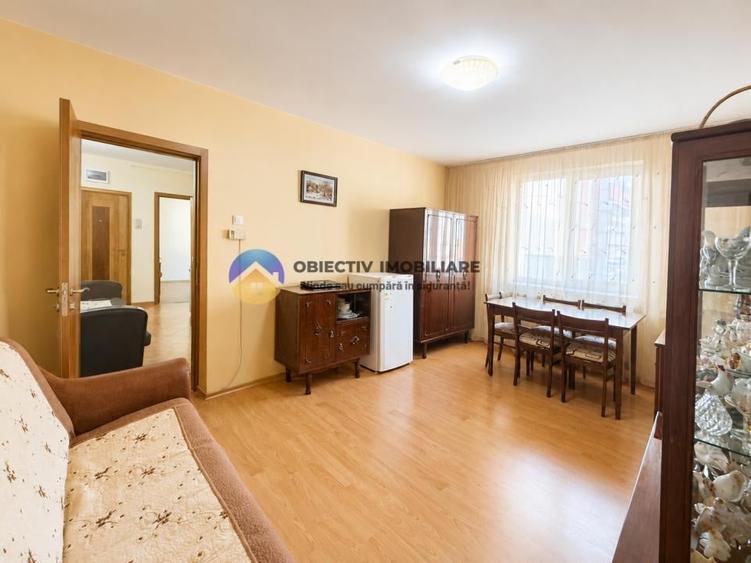 Apartament cu 2 camere decomandat în Central
