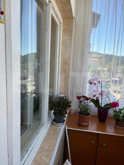Apartament cu 3 camere semidecomandat, mobilat în Vatra Dornei