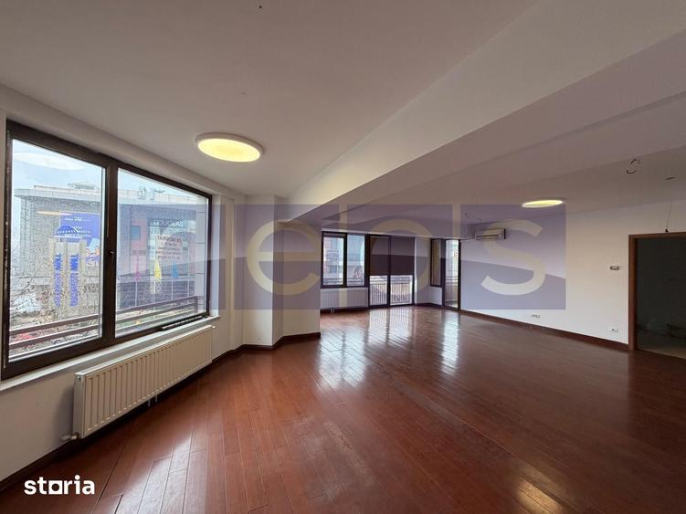 Apartament cu 3 camere în Vitan