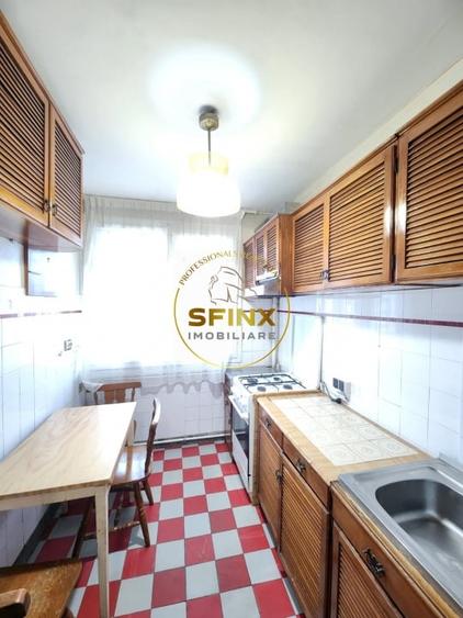 Apartament cu 3 camere semidecomandat în Gara de Nord