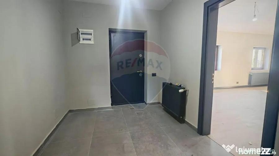 Casă cu 4 camere cu Teren 563 Mp în Corbeanca