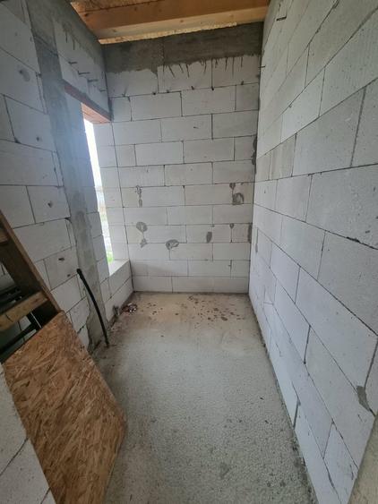 Casă individuală cu 4 camere cu Teren 358 Mp în Micești