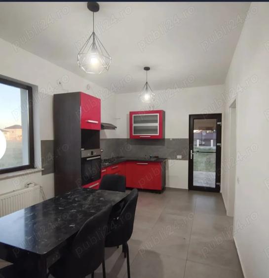 Casă cu 4 camere în Central