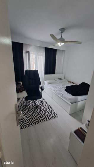 Apartament cu 4 camere decomandat în Progresul