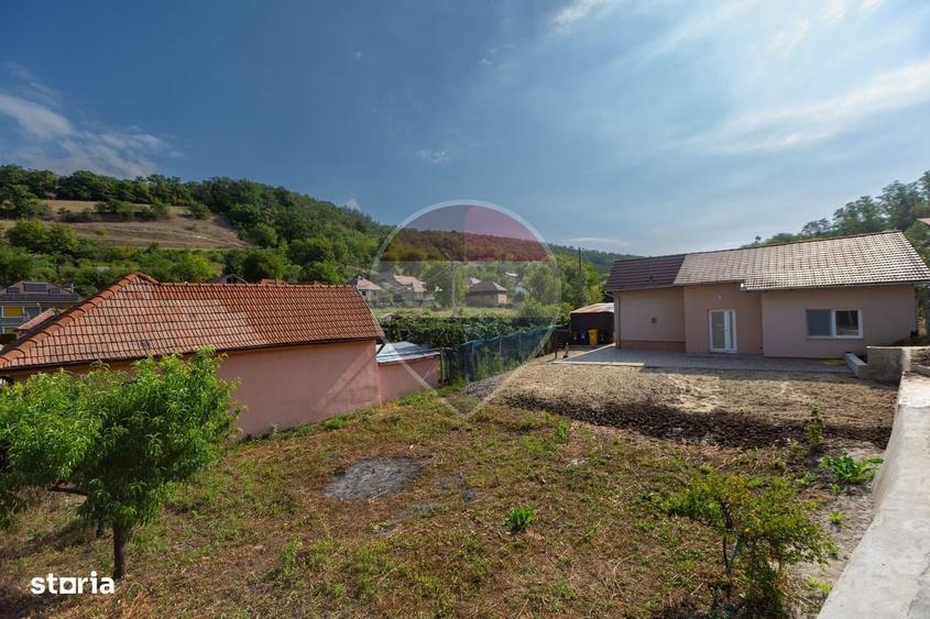 Casă cu 3 camere în Central