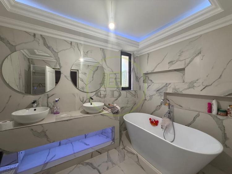 Casă individuală cu 7 camere cu Canalizare în Brestei