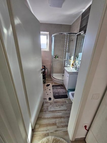 Apartament cu 4 camere semidecomandat în Avantgarden