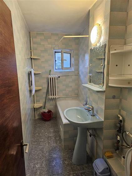 Apartament cu 2 camere decomandat, mobilat în Văcăresti