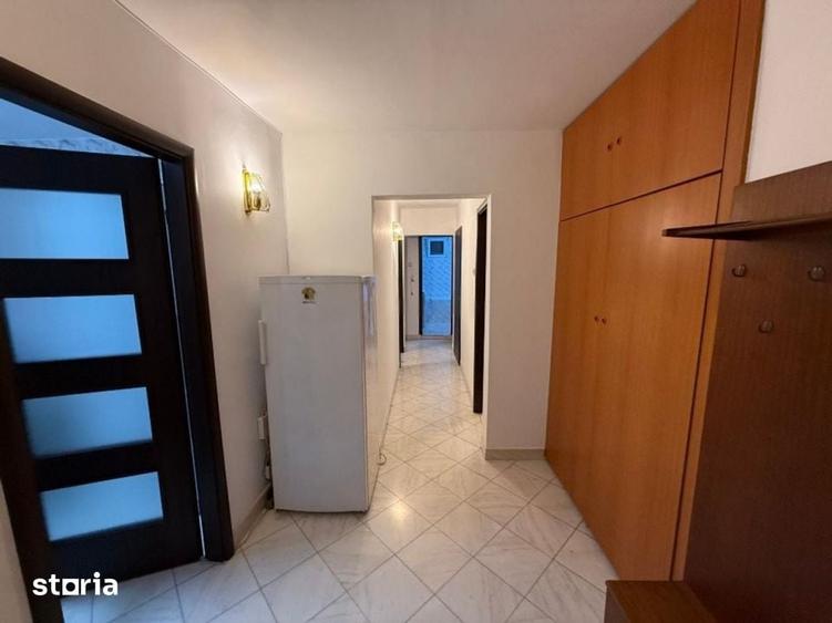 Apartament cu 3 camere decomandat în Rahova