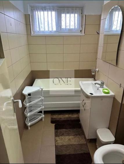 Apartament cu 2 camere semidecomandat, mobilat în Centrul Civic