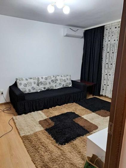 Apartament cu 2 camere semidecomandat în Berceni