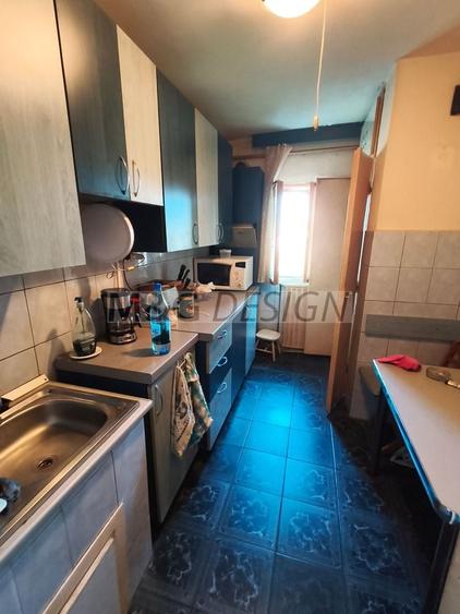 Apartament cu 3 camere decomandat în Lipovei