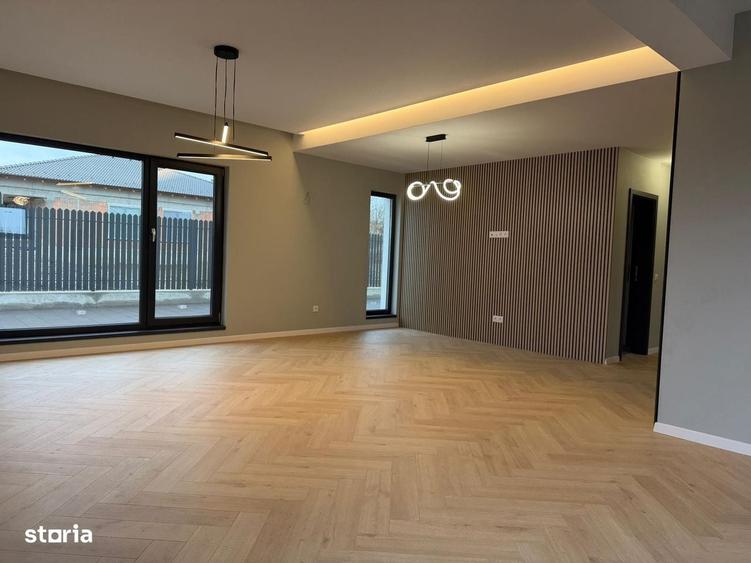 Apartament cu 4 camere în Cristian