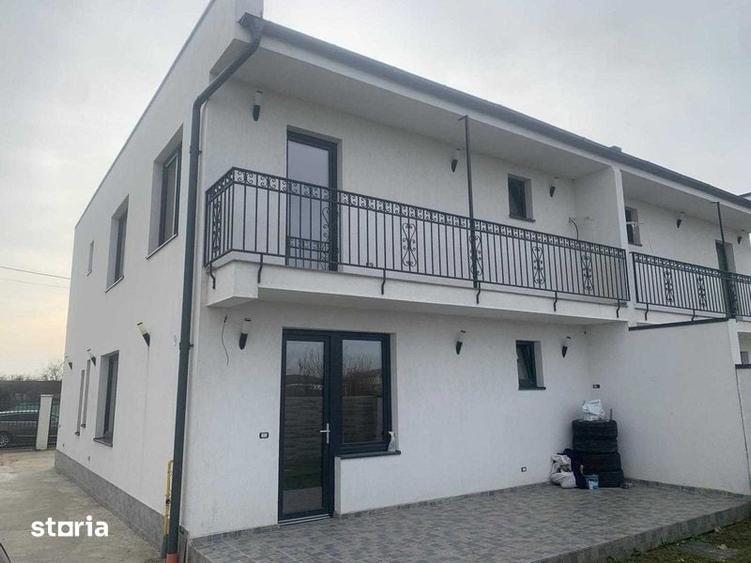 Casă cu 4 camere cu Teren 165 Mp în Podari