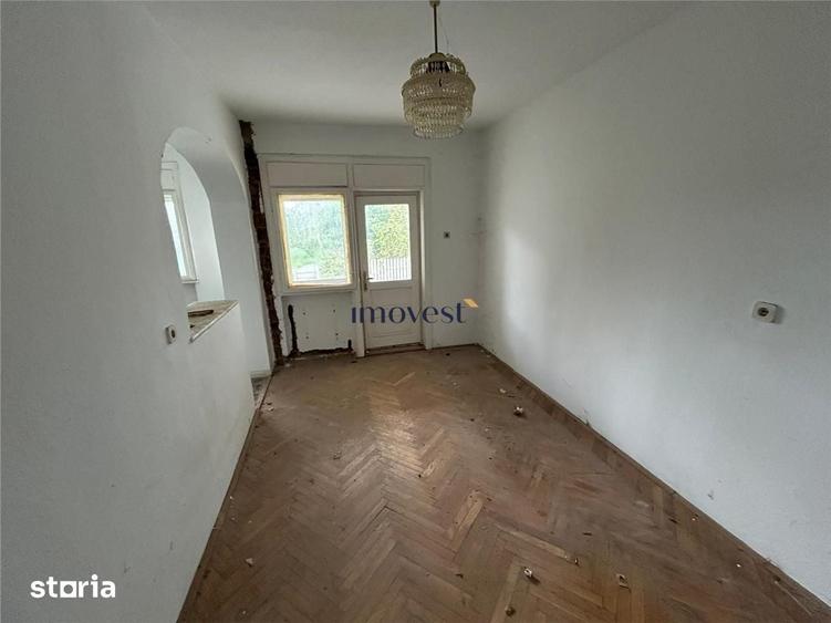 Casă cu 5 camere cu Teren 400 Mp în Titulescu